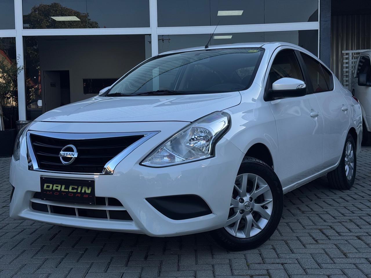 NISSAN VERSA